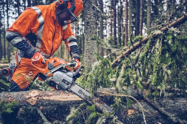 Husqvarna 562 XPG Professional Petrol Chainsaws - Image 4