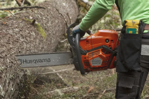 Husqvarna 585 Professional Petrol Chainsaw - Image 4