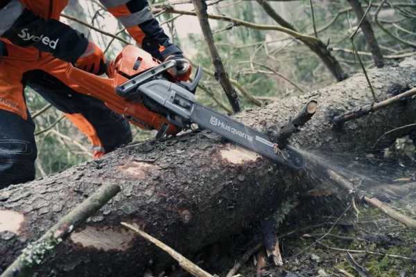 Husqvarna 572 XP Professional Petrol Chainsaw 20" - Image 4