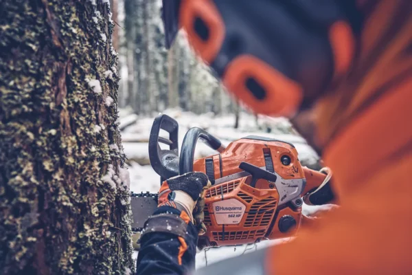 Husqvarna 562 XPG Professional Petrol Chainsaws - Image 6