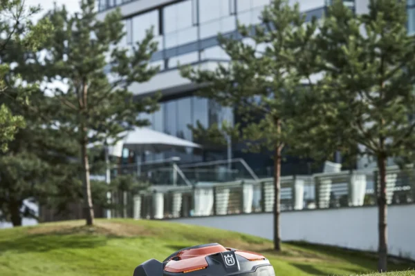 Husqvarna Automower 550 EPOS Robotic Lawn Mower - Image 4