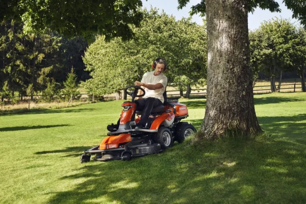 Husqvarna R 316TsX AWD Ride-On Front Mower - Image 5