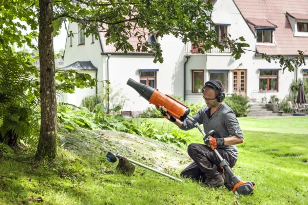 Husqvarna 129LK Petrol Combi Trimmer - Image 2