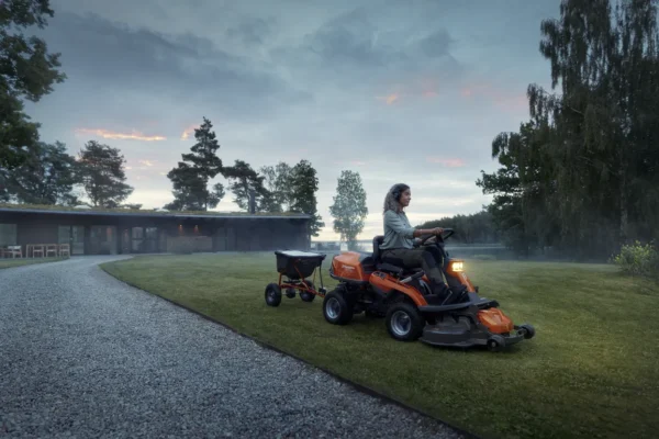 Husqvarna R 216T AWD Ride-On Front Mower - Image 4