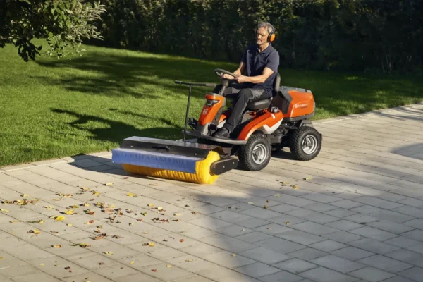 Husqvarna R 316TsX AWD Ride-On Front Mower - Image 7