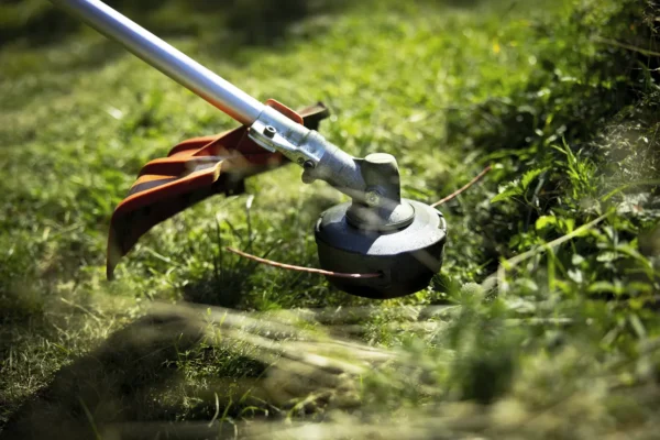 Husqvarna 325iR Cordless Brushcutter - Image 4