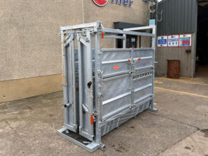 339G Continental Cattle Crate with Automatic Yoke
