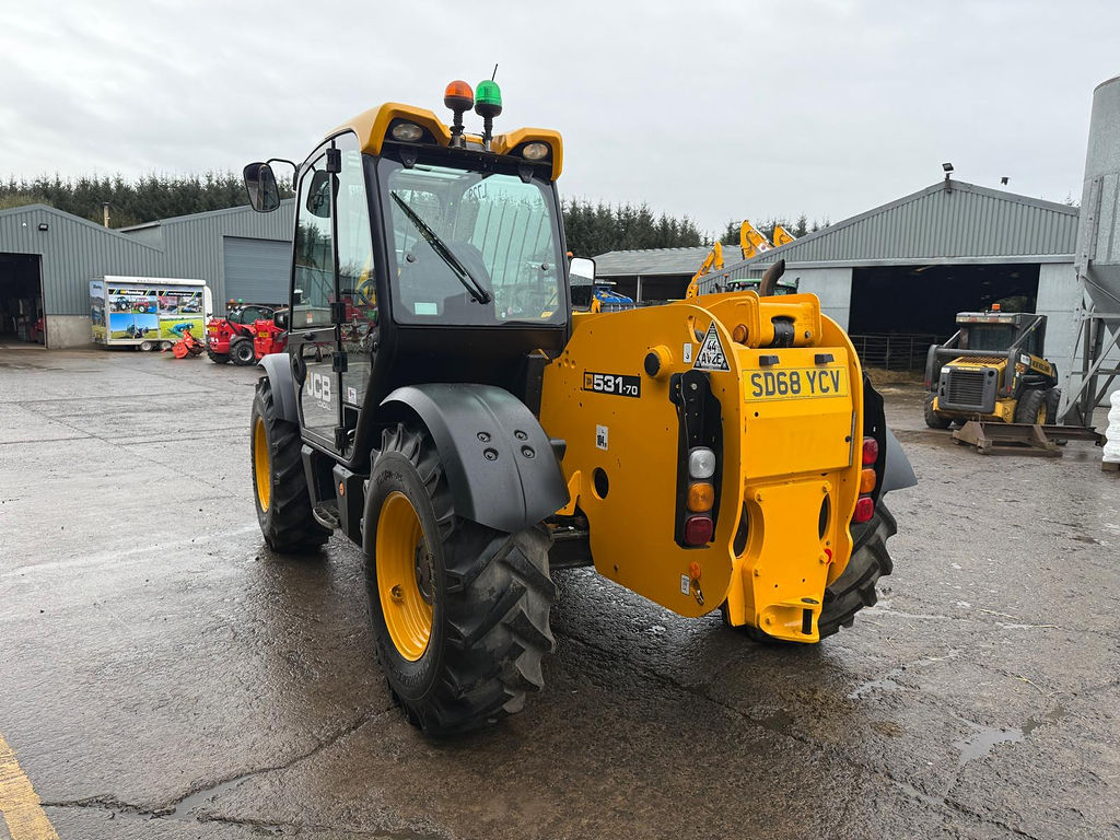 JCB 3CX backhoe loader rear angle and stabilisers