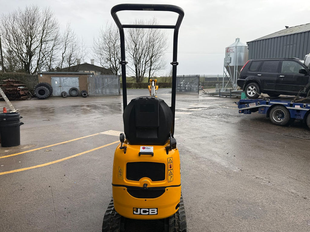 JCB 8008 CTS bucket and excavator arm