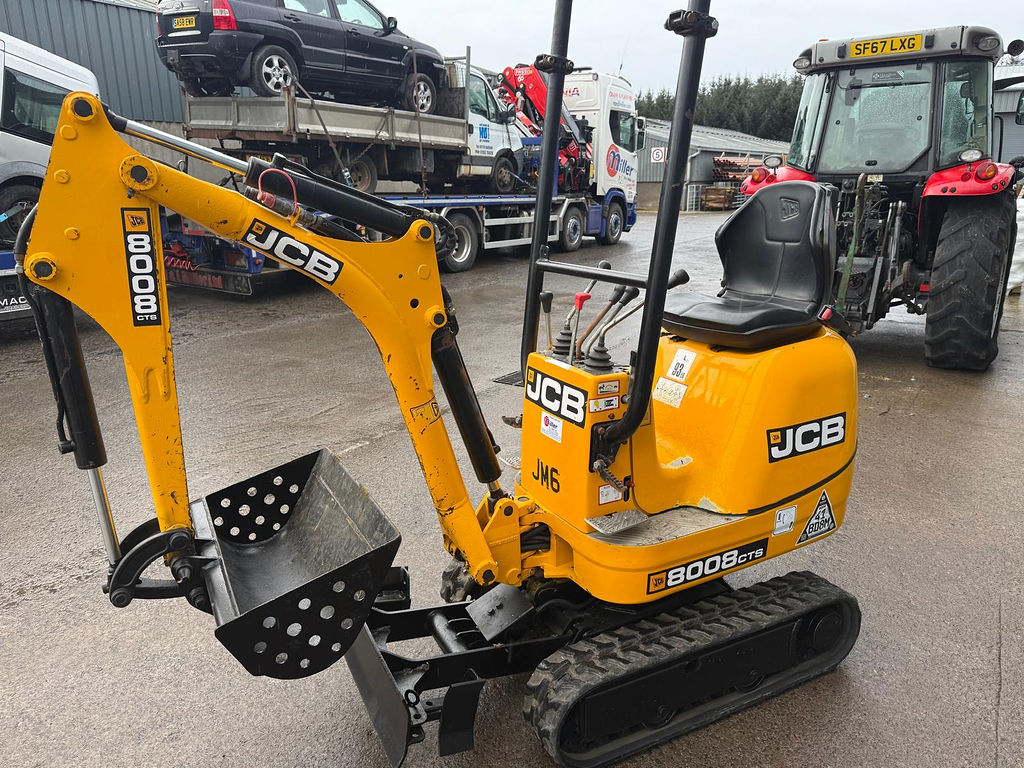 JCB 8008 CTS compact digger