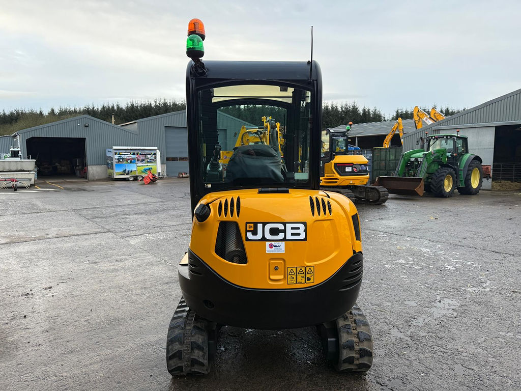 JCB 8026 CTS rear view and counterweight