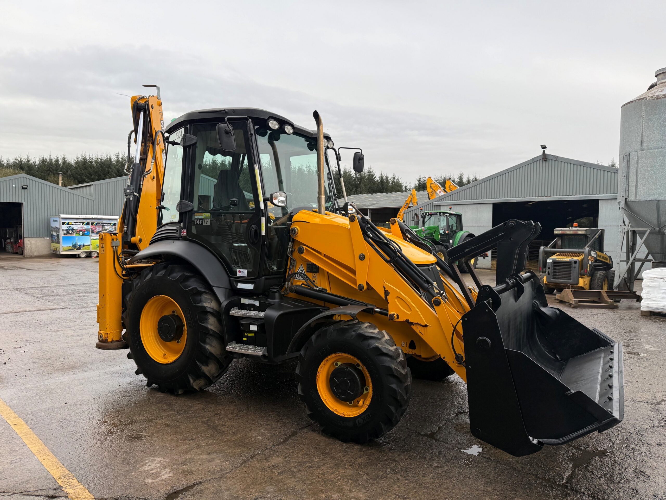 JCB 3CX Eco backhoe loader opposite side view