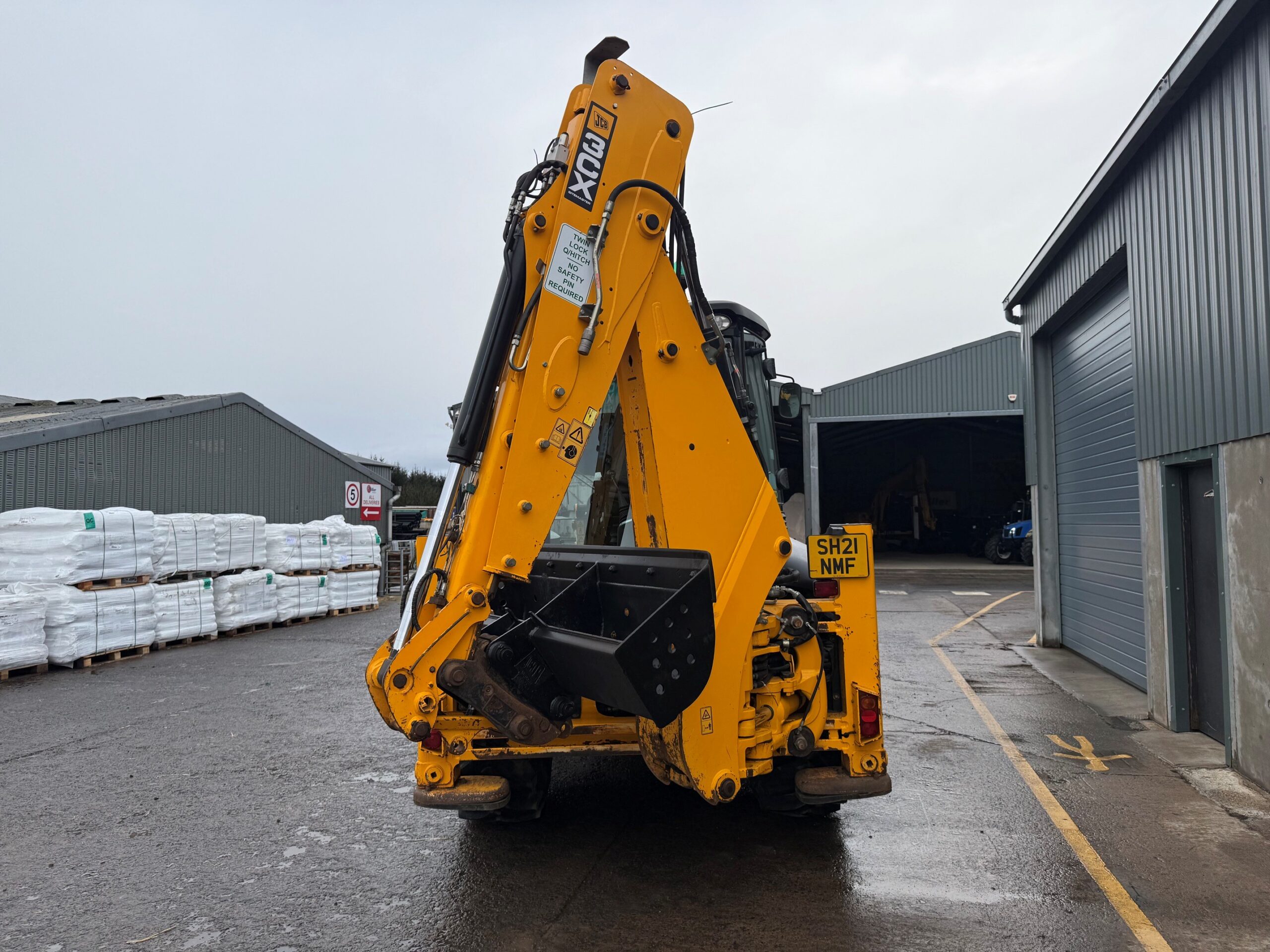 JCB 3CX Eco backhoe loader rear view