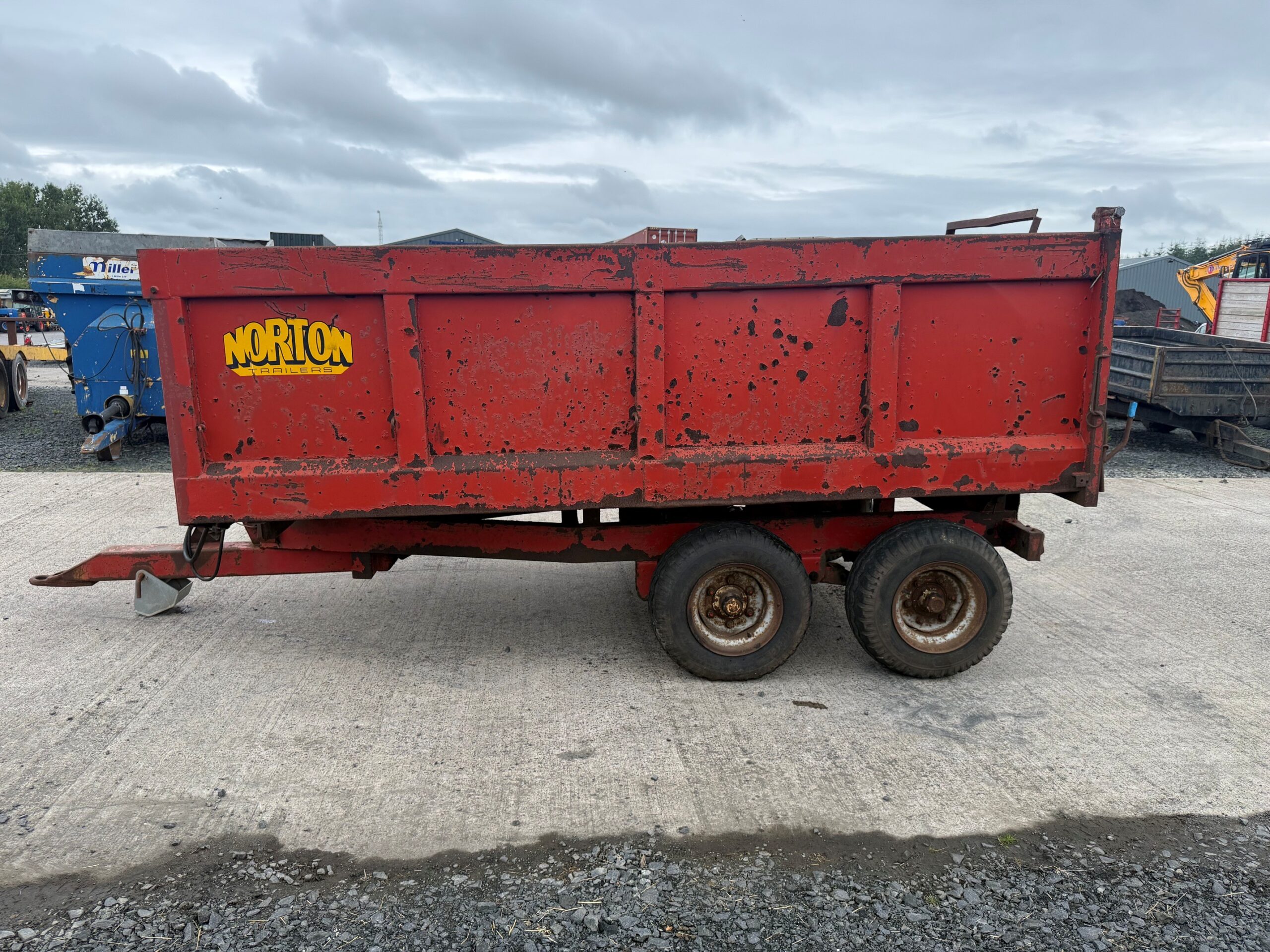 Norton agricultural trailer alternative side view