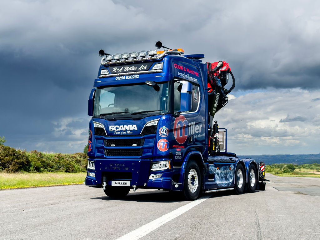 Front view R and L Miller Scania R660 V8