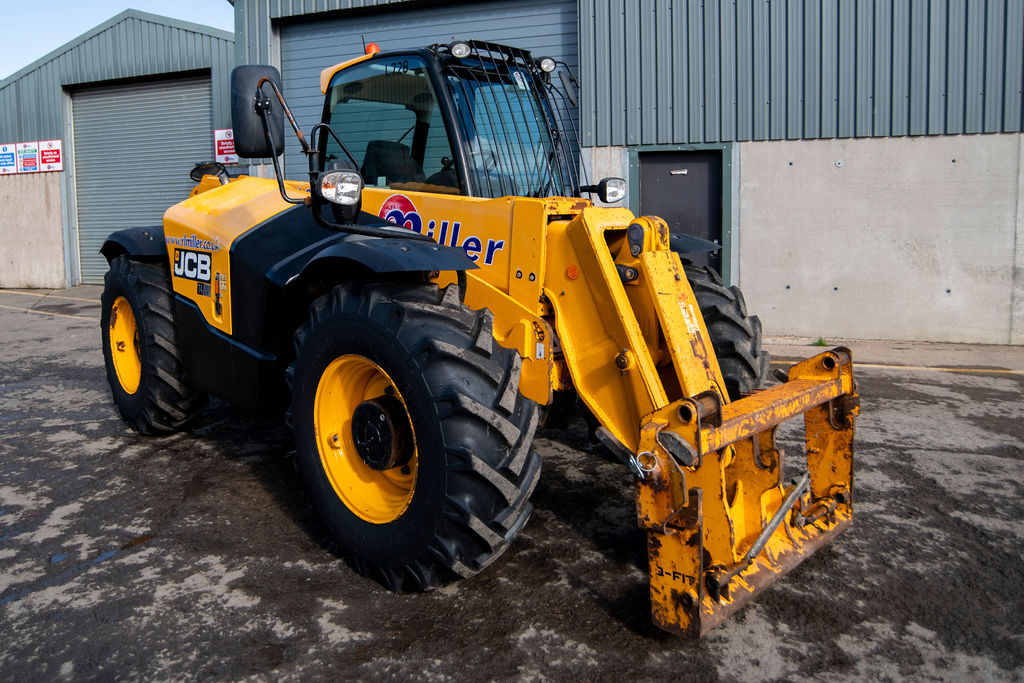 Used JCB 541-70 Loadall telehandler close-up side view