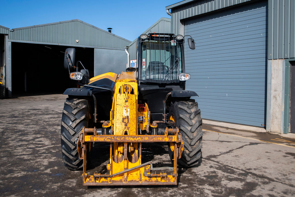 Used JCB 541-70 Loadall telehandler front view